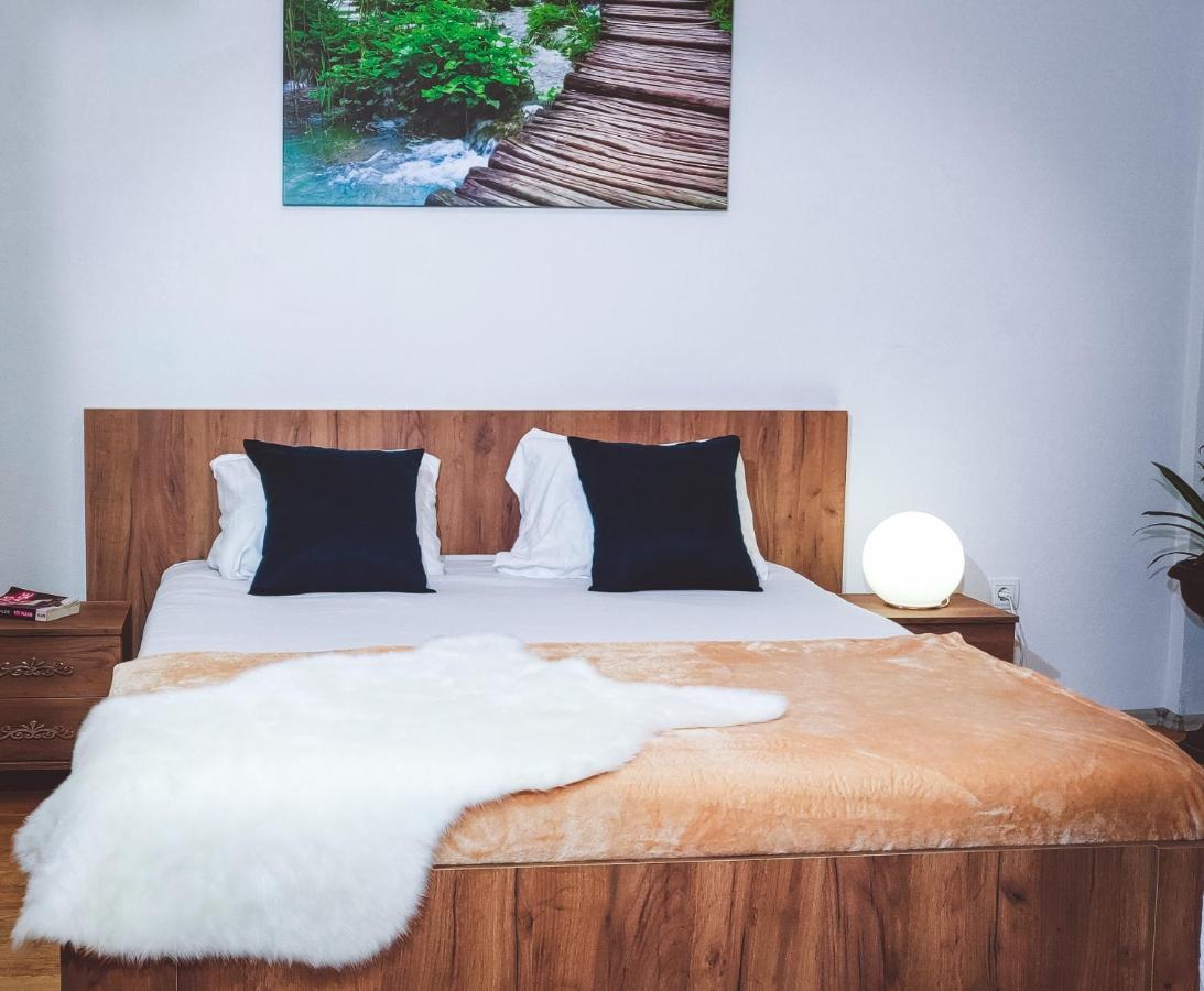Studio Apartment In Center With Panoramic Old Town View Prizren Bagian luar foto